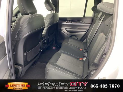 New 2026 Jeep Grand Cherokee Laredo X image 30