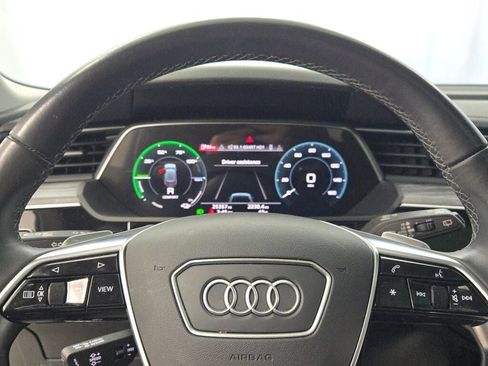 Used 2022 Audi e-tron Premium Plus w/ Premium Plus Package image 32
