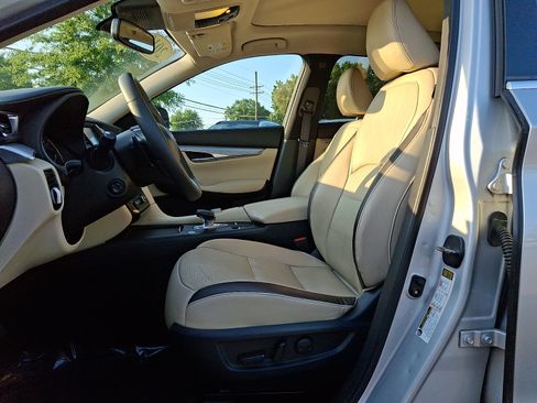 Used 2019 INFINITI QX50 Essential w/ Premium Heat Package AWD/4WD image 14