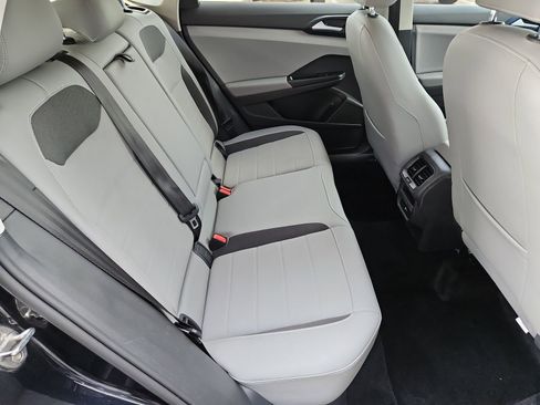 Used 2022 Volkswagen Taos SE image 20