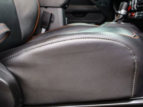 Used 2021 Jeep Gladiator Mojave image 15