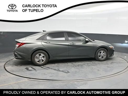 Used 2024 Hyundai Elantra SE image 4