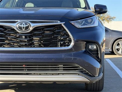 Used 2022 Toyota Highlander Platinum image 9