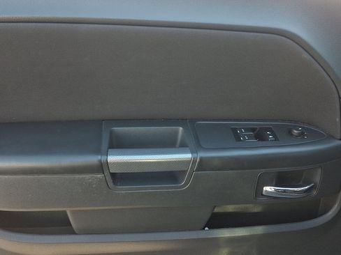 Used 2013 Dodge Challenger R/T w/ Blacktop Pkg image 12