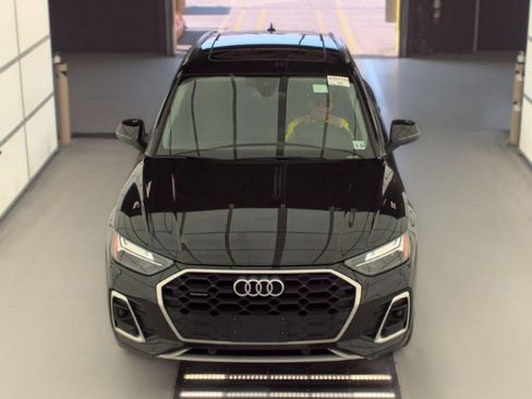 Used 2023 Audi Q5 2.0T Premium w/ Convenience Package AWD/4WD image 2