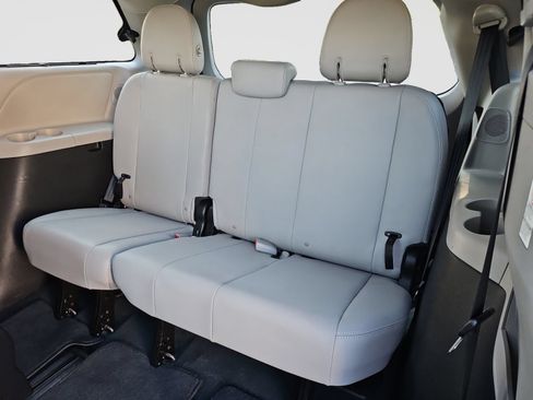Used 2020 Toyota Sienna Limited AWD/4WD image 22