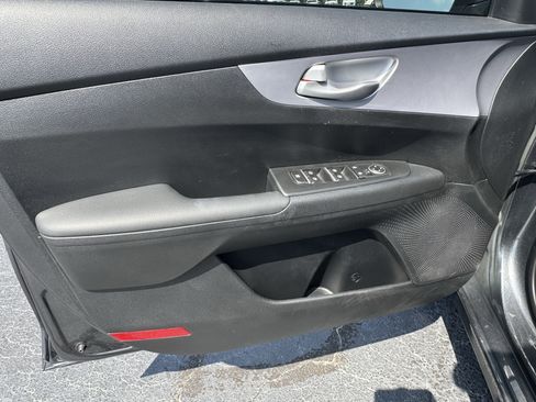 Used 2024 Kia Forte LXS w/ LXS Technology Package FWD image 10