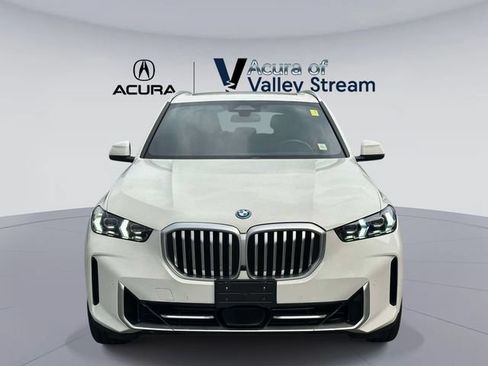 Used 2025 BMW X5 xDrive50e AWD/4WD image 2