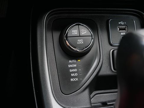 Used 2019 Jeep Compass Trailhawk w/ Cold Weather Group AWD/4WD image 30