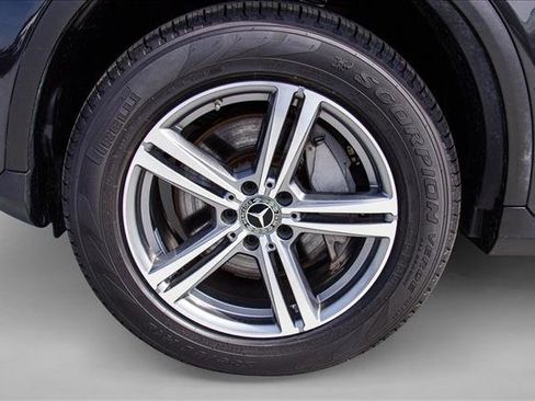 Used 2022 Mercedes-Benz GLC 300 4MATIC image 9