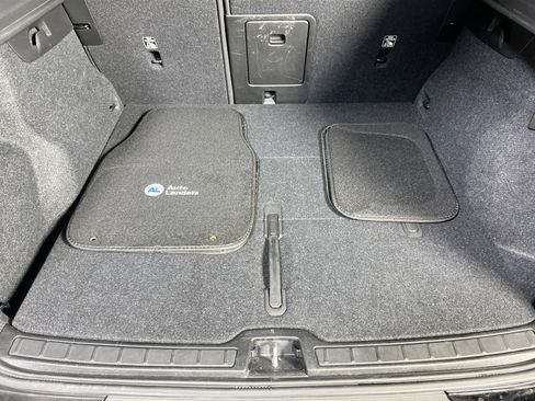 Used 2022 Volvo XC40 T5 R-Design w/ Advanced Package image 25