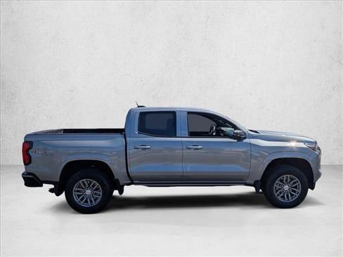 Used 2025 Chevrolet Colorado LT AWD/4WD image 4