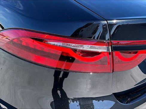 Used 2024 Jaguar XF R-Dynamic SE image 21