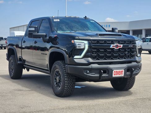 New 2026 Chevrolet Silverado 2500 ZR2 w/ ZR2 Bison Edition AWD/4WD image 2