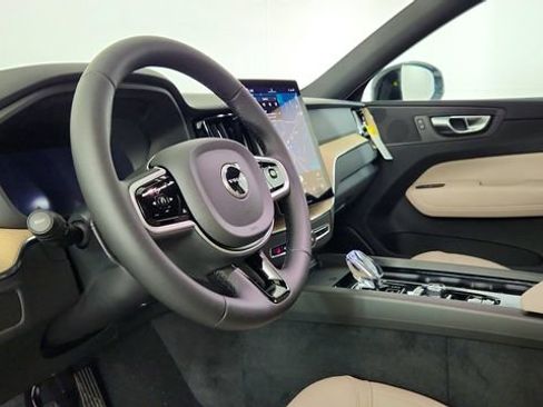 Used 2026 Volvo XC60 B5 Core AWD/4WD image 12