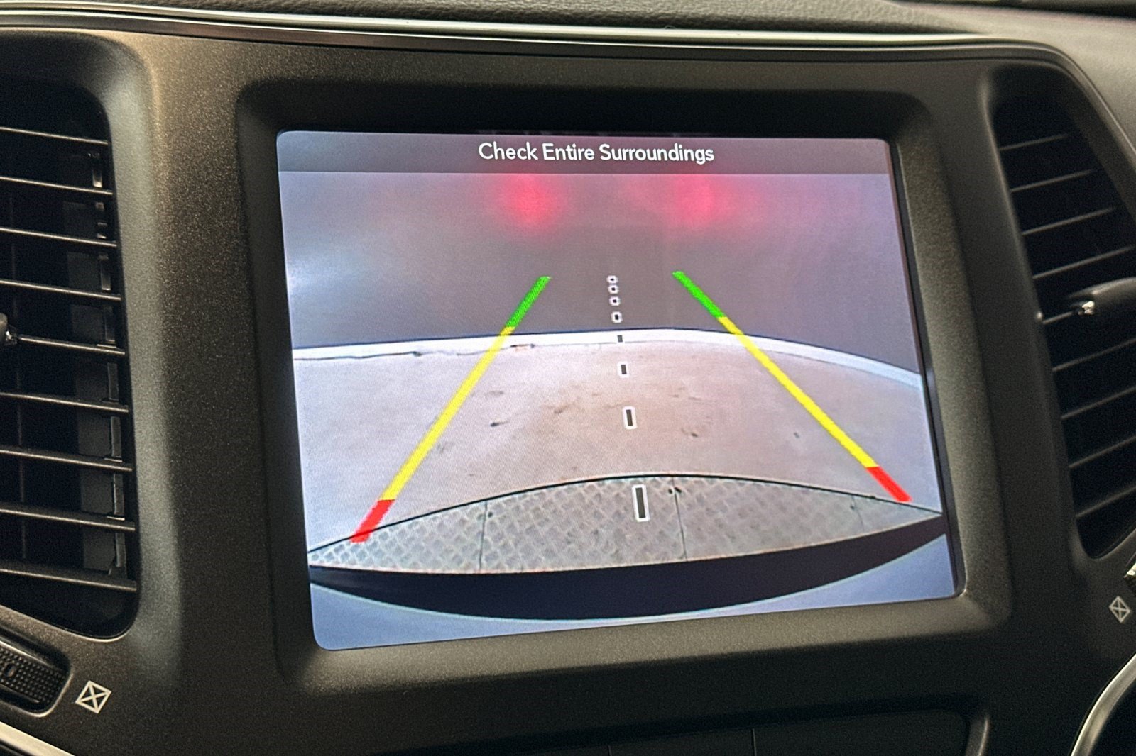 Used 2019 Jeep Cherokee Trailhawk AWD/4WD image 20