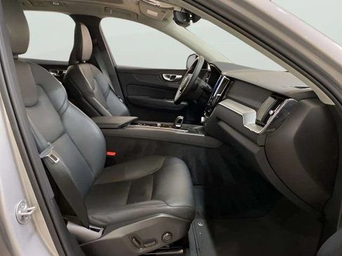 Used 2025 Volvo XC60 B5 Core AWD/4WD image 77