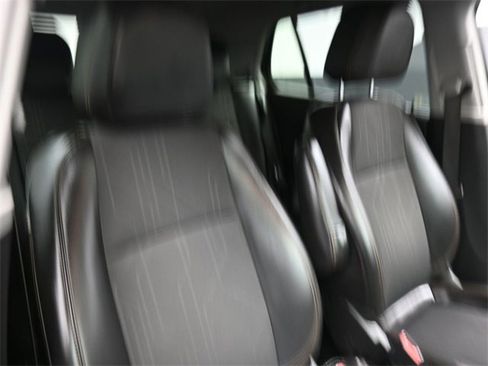 Used 2022 Chevrolet Trax LT w/ Midnight Edition image 27