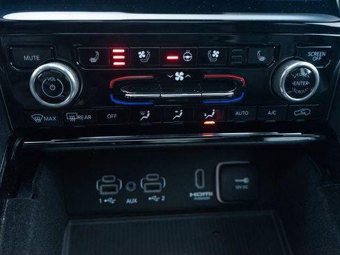 Used 2022 Jeep Grand Cherokee Overland w/ Adv Protech Group III image 23