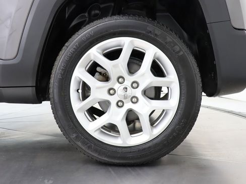 Used 2016 Jeep Renegade Latitude AWD/4WD image 42