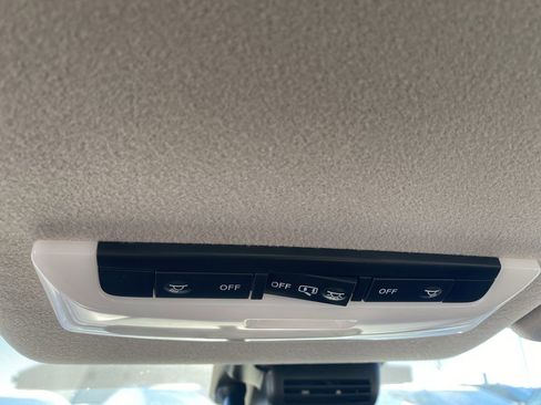 New 2025 Nissan Versa SV image 24