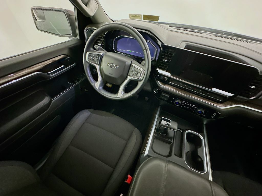 Used 2024 Chevrolet Silverado 1500 RST w/ Convenience Package II AWD/4WD image 9