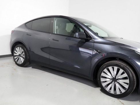Used 2025 Tesla Model Y Long Range RWD image 48