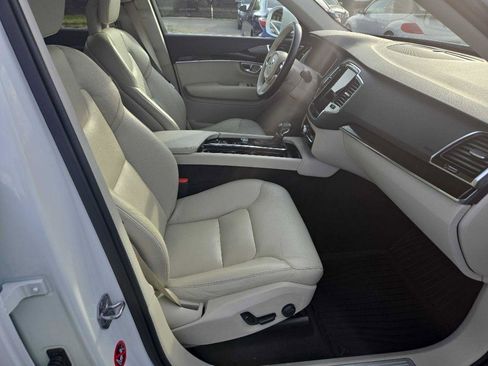 Used 2018 Volvo XC90 T6 Momentum w/ Convenience Package AWD/4WD image 24
