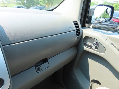 Used 2015 Nissan Frontier SV AWD/4WD image 22