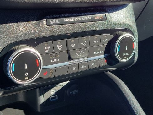 Certified 2022 Ford Escape SE w/ SE Sport Appearance Package image 30