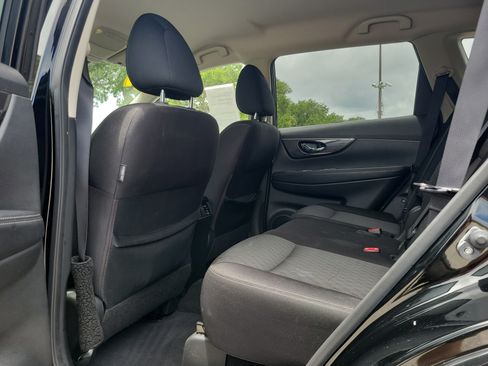 Used 2019 Nissan Rogue SV w/ Premium Package FWD image 10