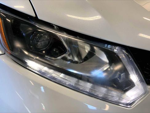 Used 2016 Nissan Rogue SL w/ SL Premium Package image 27