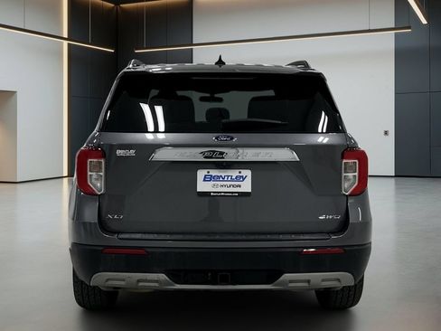 Used 2021 Ford Explorer XLT w/ Equipment Group 202A AWD/4WD image 5