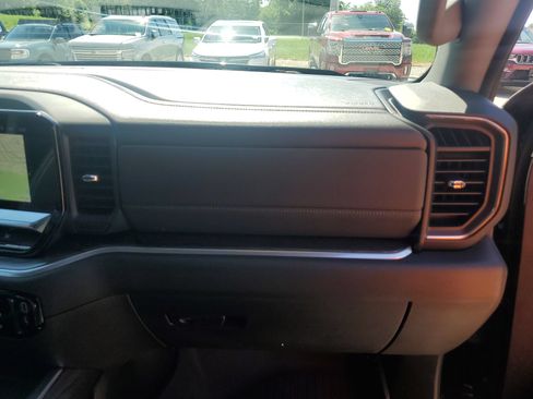 Used 2022 Chevrolet Silverado 1500 LTZ AWD/4WD image 35