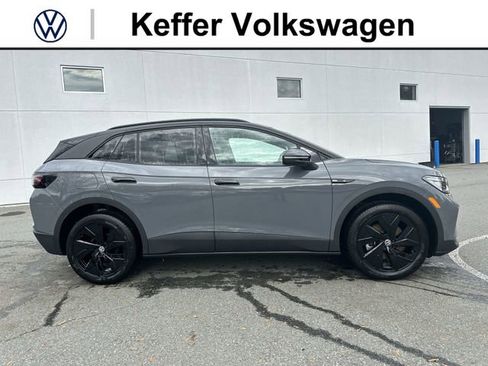New 2025 Volkswagen ID.4 Pro S Plus AWD/4WD image 6