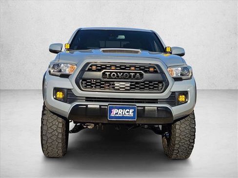 Used 2019 Toyota Tacoma TRD Off-Road w/ Technology Package image 2