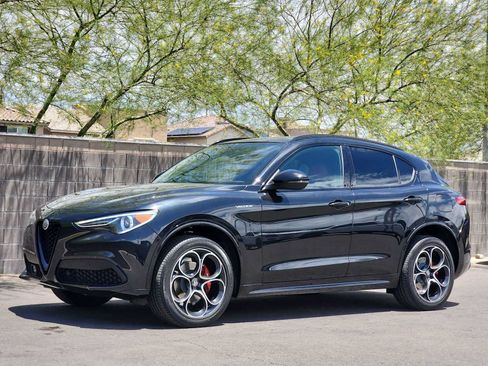 Used 2023 Alfa Romeo Stelvio Veloce AWD/4WD image 4