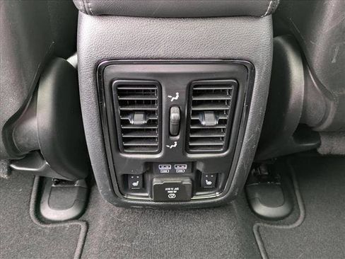 Used 2020 Jeep Grand Cherokee Overland AWD/4WD image 20