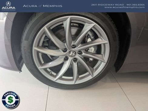 Used 2025 Alfa Romeo Giulia AWD w/ Driving Assist Package image 11