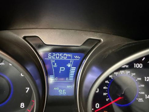 Used 2016 Hyundai Veloster w/ Option Group 03 FWD image 22