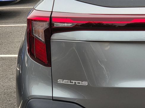 Used 2024 Kia Seltos LX AWD/4WD image 27
