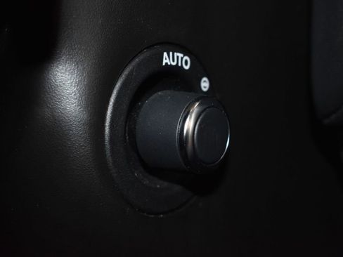 Used 2020 Land Rover Discovery HSE Luxury image 23