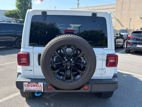 Used 2023 Jeep Wrangler Unlimited Sahara w/ Cold Weather Group AWD/4WD image 6