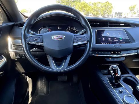Used 2023 Cadillac XT4 Premium Luxury image 13