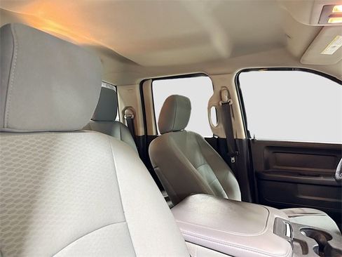 Used 2017 RAM 1500 Express image 25