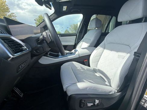 Used 2026 BMW X5 M60i AWD/4WD image 13