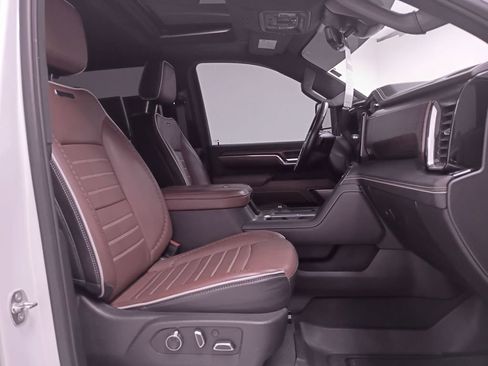 Used 2024 GMC Sierra 3500 Denali Ultimate image 29