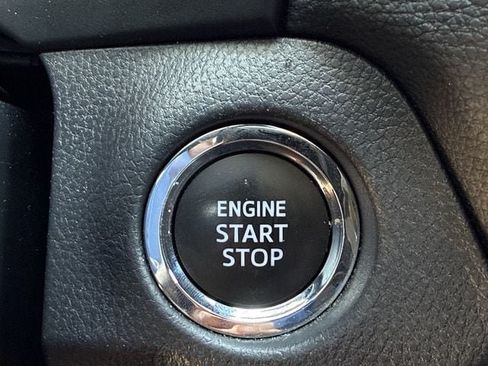 Used 2025 Toyota RAV4 XLE FWD image 23