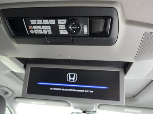 Used 2015 Honda Odyssey Touring Elite image 34