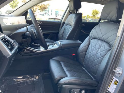 Used 2024 BMW X7 xDrive40i image 7